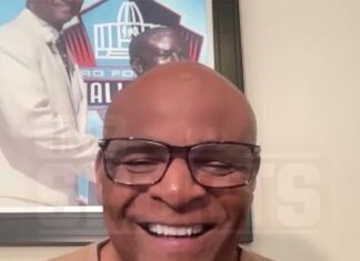 Warren Moon Applauds Aaron Rodgers For Not Rushing Back From Achilles Tear