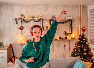 Last-Minute Gift Ideas: The 7 Best Over-Ear Headphones for Music Lovers