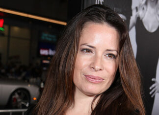 Holly Marie Combs Claims Alyssa Milano Got Shannen Doherty Fired – Hollywood Life