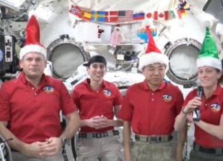 Watch ISS astronauts share holiday messages with earthlings