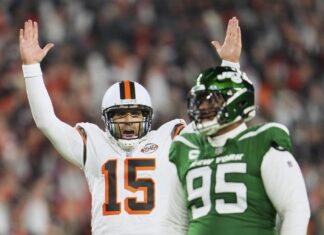 Joe Flacco roasts Jets as bettor predicts dominant performance