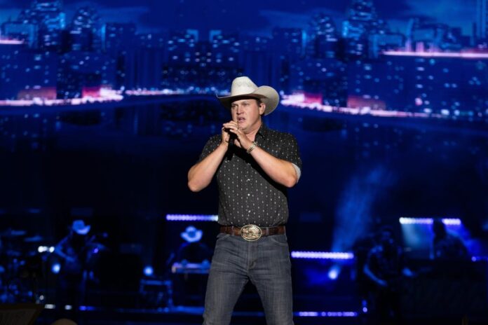 jon-pardi-performs-onstage-country-74203900.jpg