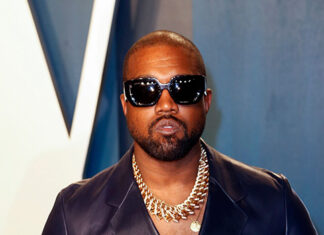 Kanye West Rocks Socks & No Shoes At E11EVEN Nightclub in Miami: Watch – Hollywood Life