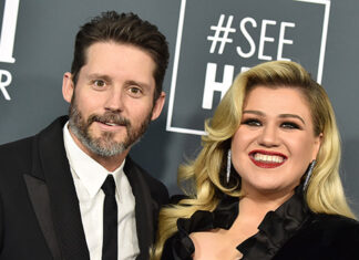 Why Did Kelly Clarkson and Brandon Blackstock Break Up? Divorce Details – Hollywood Life