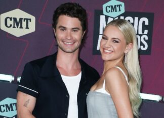 Kelsea Ballerini & Chase Stokes Wear Matching Pajamas in Holiday Pics – Hollywood Life