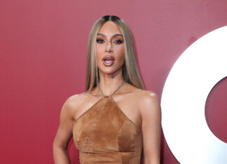 Kim Kardashian Reveals Holiday-Themed Bathroom Decorations – Hollywood Life