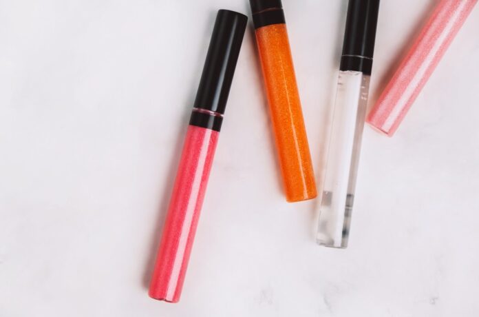 lip-gloss-billboard-1548.jpg