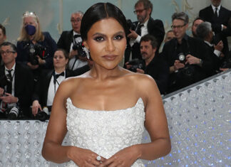Mindy Kaling’s Favorite Body Lotion ‘Smells Like Summer’ – Hollywood Life