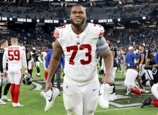 Evan Neal’s dismal Giants season comes to end with sprained ankle