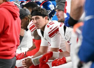 Tommy DeVito’s fairytale rise runs into an Eagles roadblock