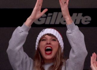 Taylor Swift Brings Her Dad to Help Cheer on Travis Kelce at Chiefs Ga