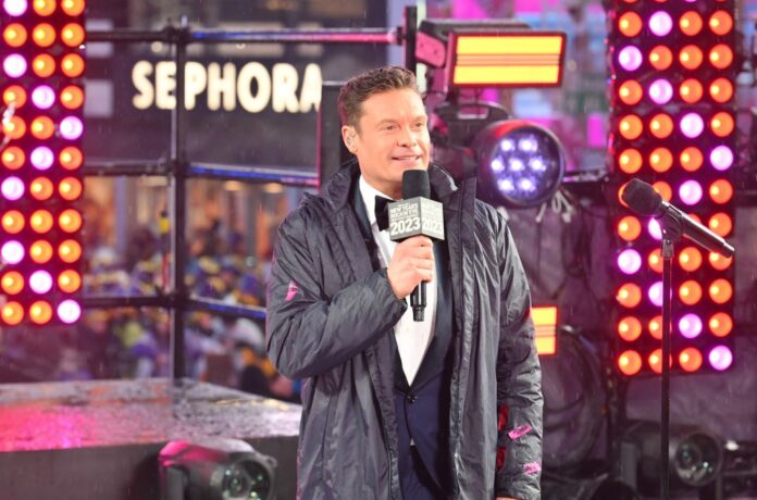 ryan-seacrest-rockin-new-years-eve-2022-billboard-1548.jpg