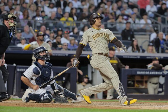 san-diego-padres-left-fielder-11810403-e1702436582846.jpg