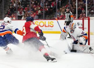 Islanders aiming to make most of two playoff contender wins