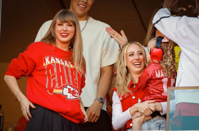 taylor-swift-kansas-city-chiefs-game-2023-billboard-1548.jpg
