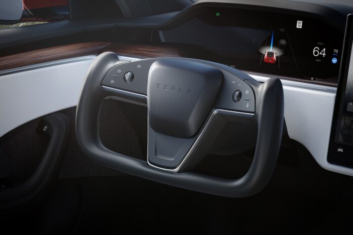 tesla-model-s-steering-yoke.jpg