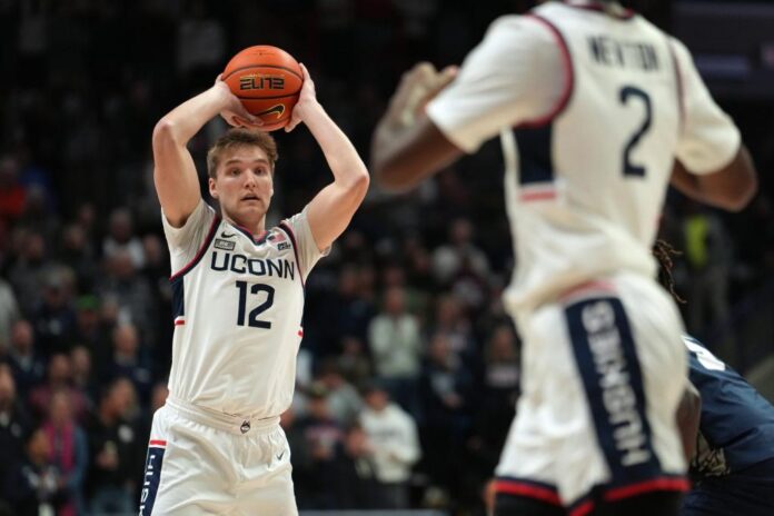 uconn-unc-e1701786093923.jpg