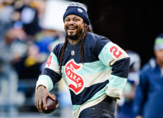Fan Alleges Marshawn Lynch Broke His iPhone Outside Bar
