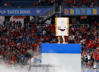 Pop-Tarts Mascot Takes Over College Football’s “Bowl Weekend”