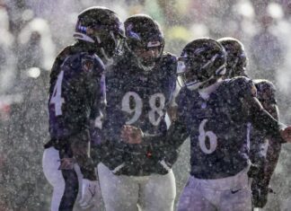 Jadeveon Clowney’s $750,000 sack led to joyous celebration