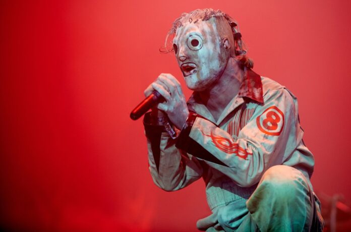 Corey-Taylor-of-Slipknot-201-billboard-1548.jpg