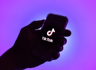 How to activate auto scroll on TikTok
