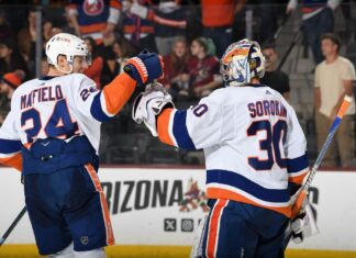 Islanders beat Coyotes thanks to dominant third period