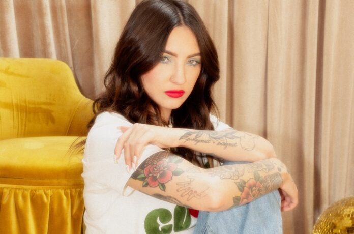 Julia-Michaels-2021-billboard-1548-1620855921.jpg