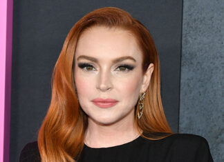 Lindsay Lohan Rocks Black Cutout Dress at ‘Mean Girls’ Premiere – Hollywood Life