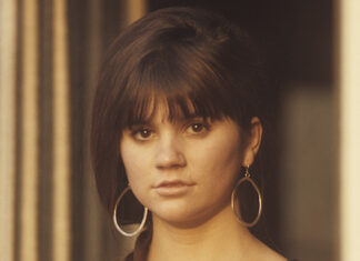 Who Is Linda Ronstadt? About the Music Icon Selena Gomez Is Playing – Hollywood Life