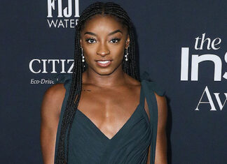 Simone Biles Gets Bouquets of Flowers From Husband Jonathan Owens – Hollywood Life
