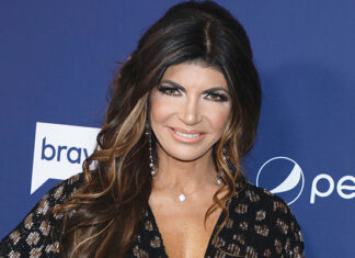 Teresa Giudice Recalls Cooking in Prison and Praises Prison Food – Hollywood Life
