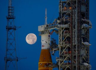 Secretive moon startup led by ex-Blue Origin leaders raises new tranche of funding