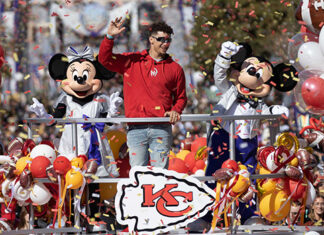 Patrick Mahomes Celebrates 2024 Super Bowl Win at Disneyland: Video – Hollywood Life