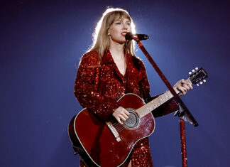 Taylor Swift Donates $100,000 to Kansas City Shooting Victim’s Family – Hollywood Life