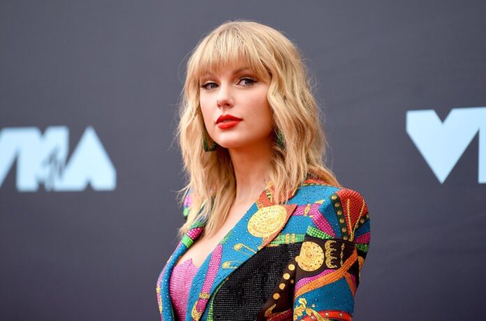 taylor-swift-vma-2019-billboard-1548.jpg