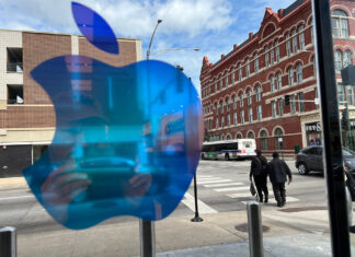 DOJ Accuses Apple Of Running A ‘Smartphone Monopoly’