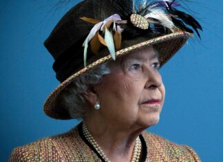 Pic of Queen Elizabeth, Grandkids Was "Enhanced at Source," Per Agency