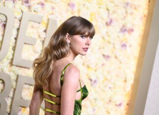 Taylor Swift Urges Fans in Tennessee & 16 Other States to Vote in the Presidential Primaries
