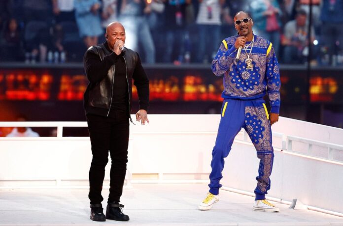 Dr.-Dre-and-Snoop-Dogg-superbowl-2022-billboard-1548.jpg