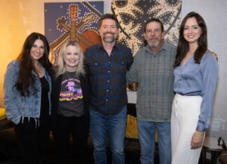 Signed: Josh Turner Renews With MCA Nashville; Aly & AJ Slow Dance With UTA