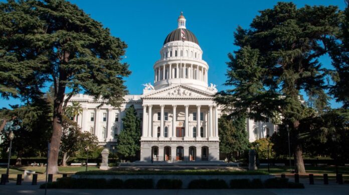 california-capitol-building-sacramento-2016-billboard-pro-1260.jpg