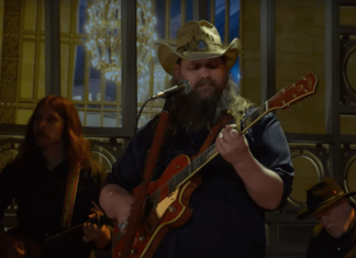 Chris Stapleton Passionately Delivers ‘White Horse’ & ‘Mountains of My Mind’ on ‘SNL’: Watch