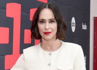 Jennifer Love Hewitt Shares What’s “Strange” About Being a Mom