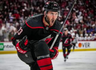 Islanders blow shot to steal Game 1 in loss to Hurricanes