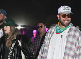 Taylor Swift Sings Along to ‘Karma’ at Coachella With Travis Kelce – Hollywood Life