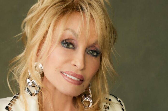 Dolly-Parton-cr-Jim-Wright-billboard-1548.jpg