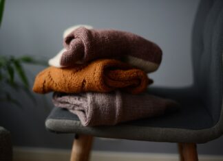 This TikTok-Approved $50 Cashmere Sweater Is the Perfect Summer Layering Piece
