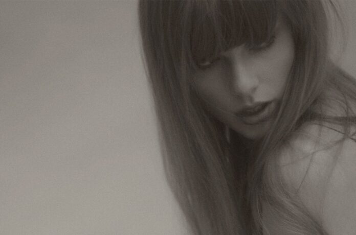 Taylor-Swift-cr-Beth-Garrabrant-2024-The-Black-Sog-billboard-1548.jpg