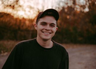 Josiah Queen’s ‘The Prodigal’ Debuts at No. 1 on Top Christian Albums Chart